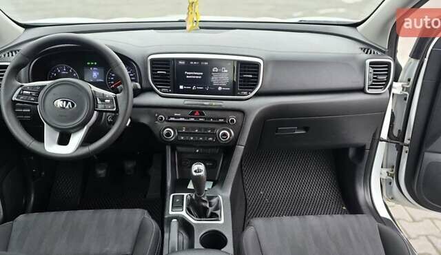 Білий Кіа Sportage, об'ємом двигуна 1.6 л та пробігом 131 тис. км за 13950 $, фото 27 на Automoto.ua