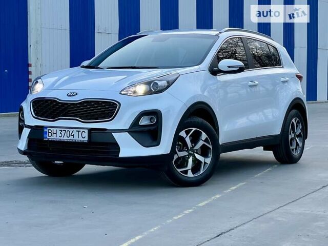 Белый Киа Sportage, объемом двигателя 1.59 л и пробегом 10 тыс. км за 19900 $, фото 1 на Automoto.ua