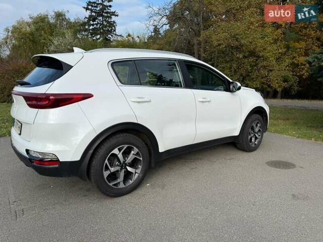 Киа Sportage 2021 в Киеве на Automoto.ua Белый Киа Sportage, объемом двигателя 1.59 л и пробегом 106 тыс. км за 18500 $, фото 16 на Automoto.ua