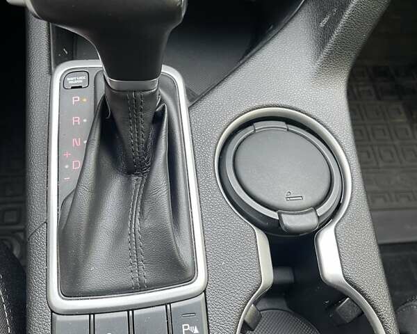 Білий Кіа Sportage, об'ємом двигуна 1.59 л та пробігом 115 тис. км за 16500 $, фото 20 на Automoto.ua