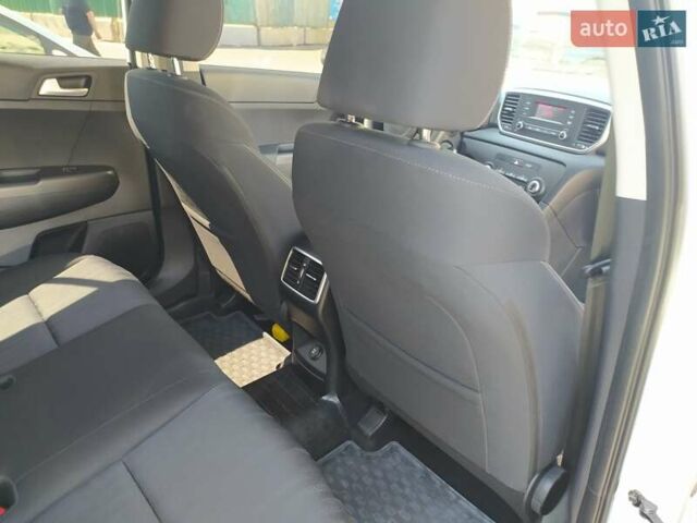Белый Киа Sportage, объемом двигателя 1.59 л и пробегом 25 тыс. км за 21500 $, фото 29 на Automoto.ua