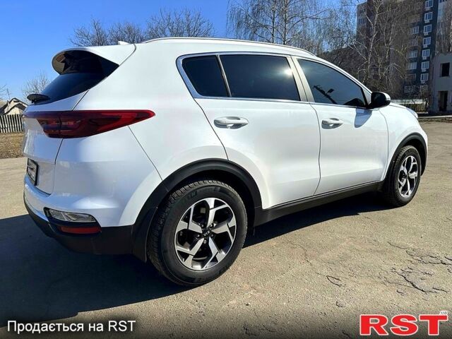 Белый Киа Sportage, объемом двигателя 1.6 л и пробегом 56 тыс. км за 20100 $, фото 2 на Automoto.ua