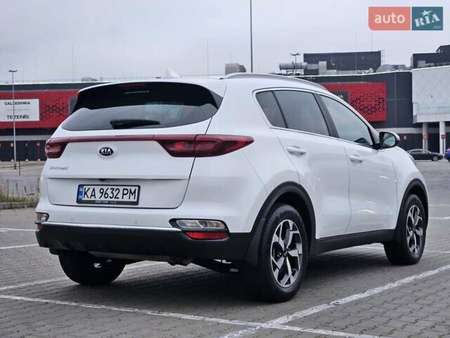Киа Sportage 2021 в Киеве на Automoto.ua Белый Киа Sportage, объемом двигателя 1.59 л и пробегом 71 тыс. км за 19400 $, фото 2 на Automoto.ua
