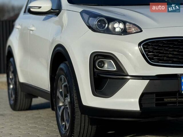 Білий Кіа Sportage, об'ємом двигуна 1.59 л та пробігом 95 тис. км за 19500 $, фото 8 на Automoto.ua
