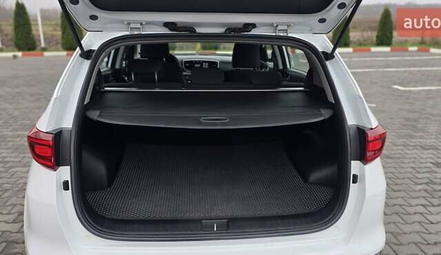 Білий Кіа Sportage, об'ємом двигуна 1.6 л та пробігом 131 тис. км за 13950 $, фото 16 на Automoto.ua