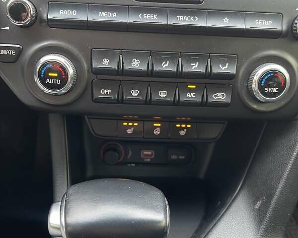 Білий Кіа Sportage, об'ємом двигуна 1.59 л та пробігом 115 тис. км за 16500 $, фото 17 на Automoto.ua