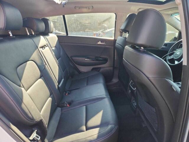 Білий Кіа Sportage, об'ємом двигуна 2.4 л та пробігом 50 тис. км за 4500 $, фото 9 на Automoto.ua