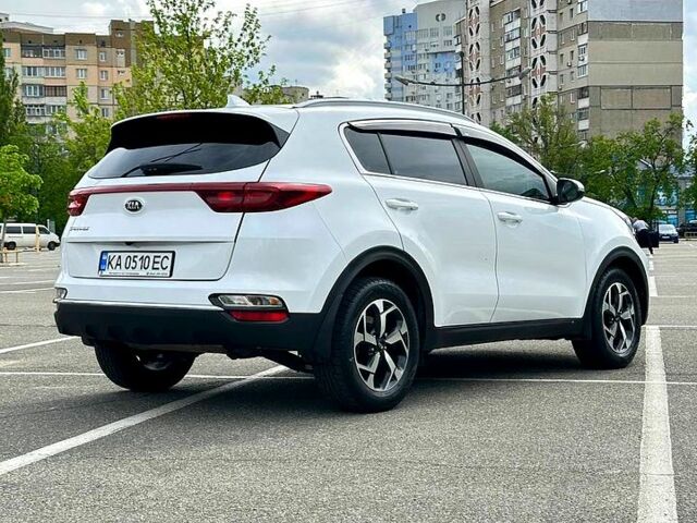 Белый Киа Sportage, объемом двигателя 1.6 л и пробегом 20 тыс. км за 15500 $, фото 2 на Automoto.ua