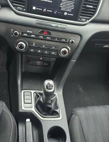 Білий Кіа Sportage, об'ємом двигуна 1.6 л та пробігом 131 тис. км за 13950 $, фото 21 на Automoto.ua