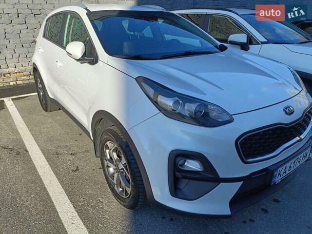 Білий Кіа Sportage, об'ємом двигуна 1.59 л та пробігом 115 тис. км за 16950 $, фото 44 на Automoto.ua