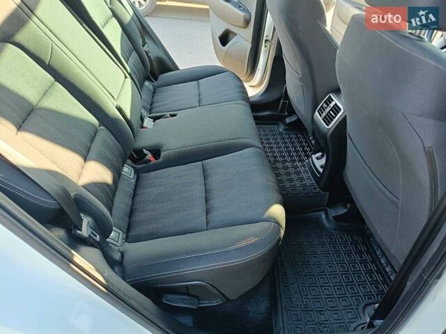 Білий Кіа Sportage, об'ємом двигуна 1.59 л та пробігом 115 тис. км за 16950 $, фото 11 на Automoto.ua