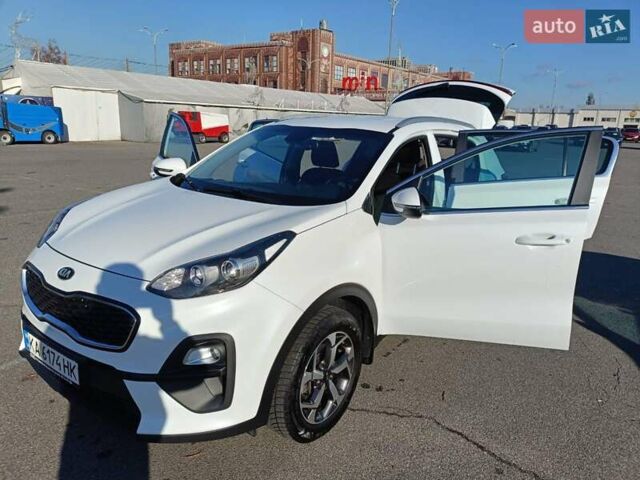 Білий Кіа Sportage, об'ємом двигуна 1.59 л та пробігом 115 тис. км за 16950 $, фото 3 на Automoto.ua