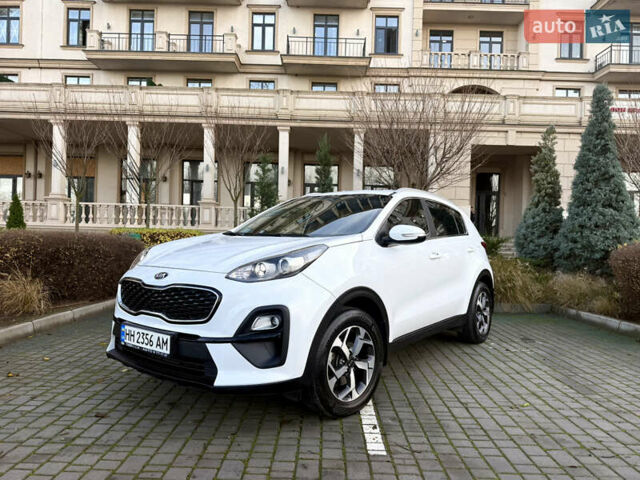 Белый Киа Sportage, объемом двигателя 1.6 л и пробегом 35 тыс. км за 20300 $, фото 5 на Automoto.ua