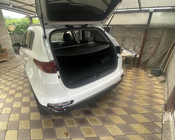 Белый Киа Sportage, объемом двигателя 1.59 л и пробегом 12 тыс. км за 22500 $, фото 39 на Automoto.ua