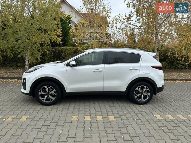 Киа Sportage 2021 в Одессе на Automoto.ua Белый Киа Sportage, объемом двигателя 1.59 л и пробегом 51 тыс. км за 19900 $, фото 1 на Automoto.ua