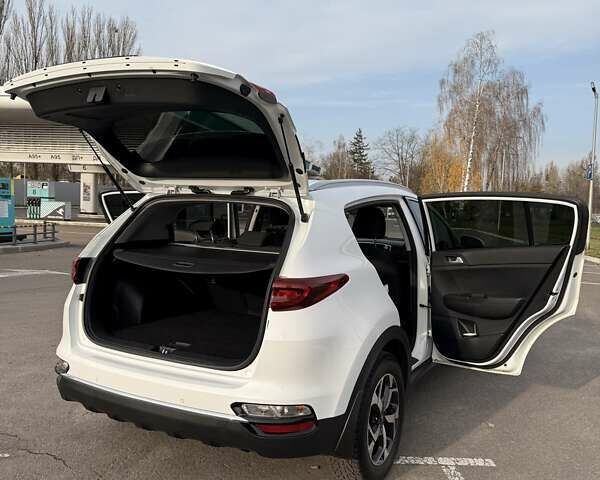 Білий Кіа Sportage, об'ємом двигуна 1.59 л та пробігом 115 тис. км за 16500 $, фото 7 на Automoto.ua