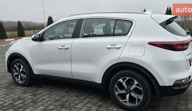 Білий Кіа Sportage, об'ємом двигуна 1.6 л та пробігом 131 тис. км за 13950 $, фото 8 на Automoto.ua