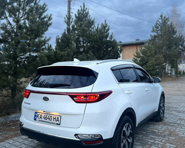 Белый Киа Sportage, объемом двигателя 1.6 л и пробегом 61 тыс. км за 22280 $, фото 8 на Automoto.ua