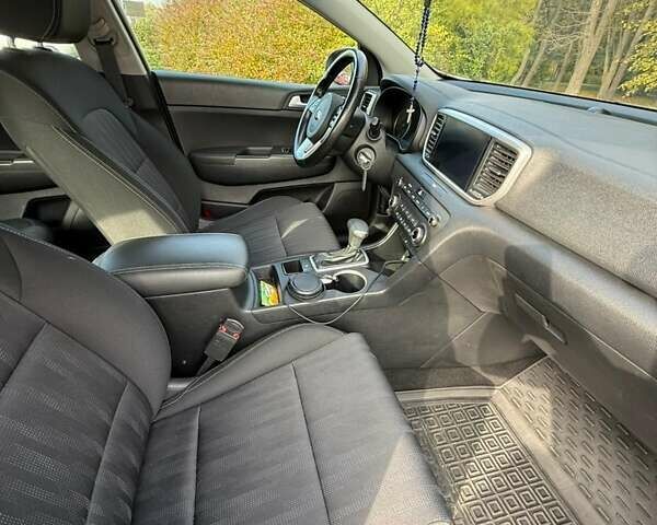 Киа Sportage 2021 в Киеве на Automoto.ua Белый Киа Sportage, объемом двигателя 1.59 л и пробегом 106 тыс. км за 18500 $, фото 19 на Automoto.ua