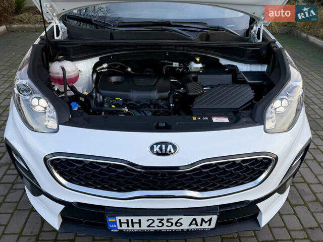 Белый Киа Sportage, объемом двигателя 1.6 л и пробегом 35 тыс. км за 20300 $, фото 18 на Automoto.ua