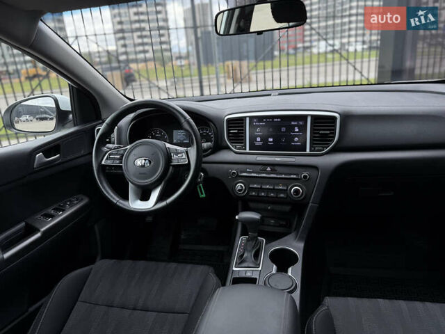 Киа Sportage 2021 в Киеве на Automoto.ua Белый Киа Sportage, объемом двигателя 1.6 л и пробегом 23 тыс. км за 19900 $, фото 35 на Automoto.ua