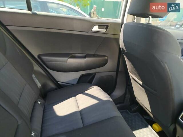 Белый Киа Sportage, объемом двигателя 1.59 л и пробегом 25 тыс. км за 21500 $, фото 28 на Automoto.ua