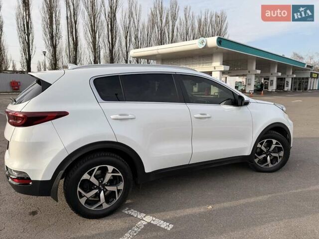 Білий Кіа Sportage, об'ємом двигуна 1.59 л та пробігом 115 тис. км за 16500 $, фото 4 на Automoto.ua
