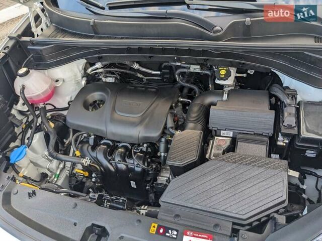 Белый Киа Sportage, объемом двигателя 1.59 л и пробегом 11 тыс. км за 22000 $, фото 32 на Automoto.ua