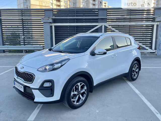 Білий Кіа Sportage, об'ємом двигуна 1.59 л та пробігом 30 тис. км за 21900 $, фото 30 на Automoto.ua