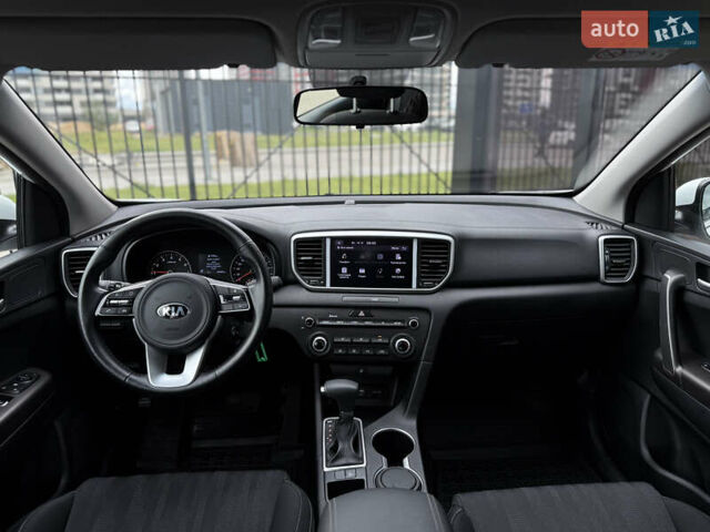 Киа Sportage 2021 в Киеве на Automoto.ua Белый Киа Sportage, объемом двигателя 1.6 л и пробегом 23 тыс. км за 19900 $, фото 33 на Automoto.ua