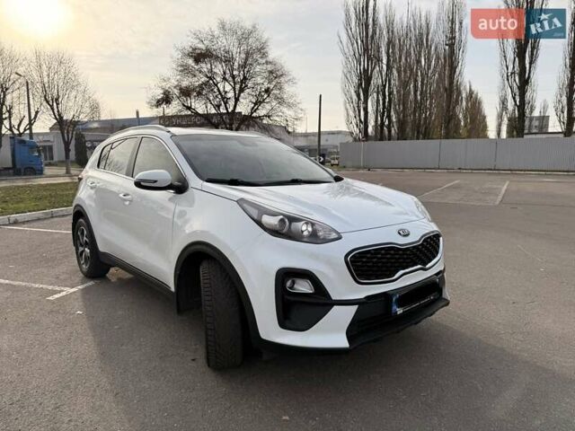 Білий Кіа Sportage, об'ємом двигуна 1.59 л та пробігом 115 тис. км за 16500 $, фото 2 на Automoto.ua