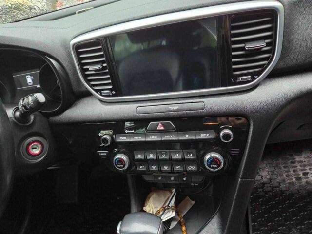 Белый Киа Sportage, объемом двигателя 2 л и пробегом 101 тыс. км за 26500 $, фото 9 на Automoto.ua