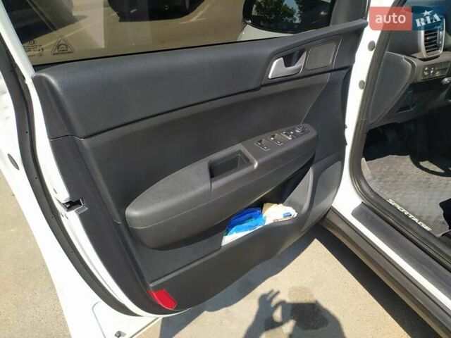 Белый Киа Sportage, объемом двигателя 1.59 л и пробегом 25 тыс. км за 21500 $, фото 20 на Automoto.ua