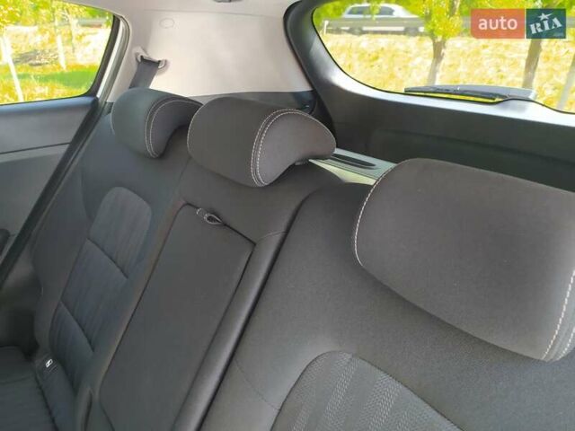 Белый Киа Sportage, объемом двигателя 1.59 л и пробегом 25 тыс. км за 21500 $, фото 24 на Automoto.ua