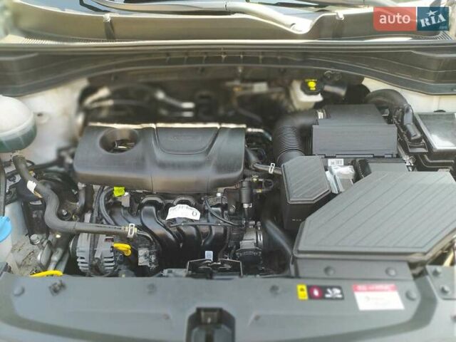 Белый Киа Sportage, объемом двигателя 1.59 л и пробегом 25 тыс. км за 21500 $, фото 34 на Automoto.ua