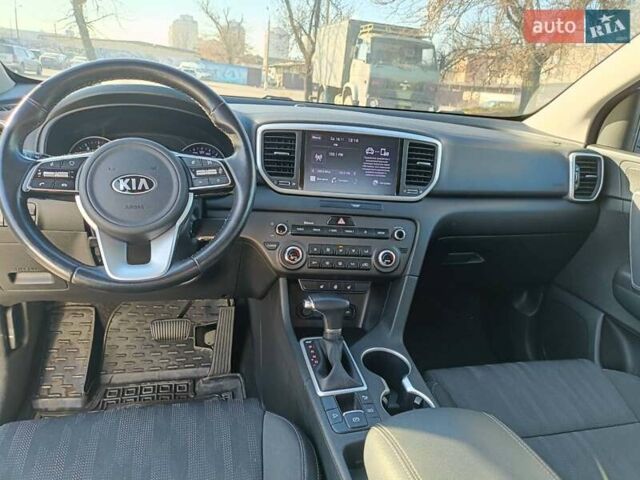 Білий Кіа Sportage, об'ємом двигуна 1.59 л та пробігом 115 тис. км за 16950 $, фото 19 на Automoto.ua