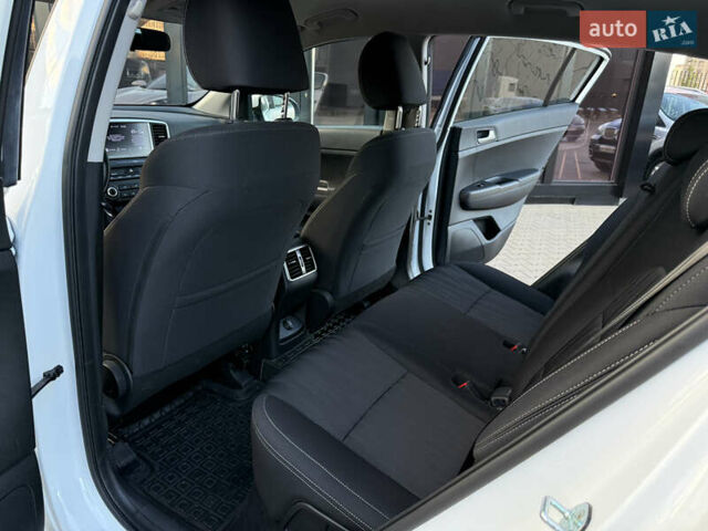 Киа Sportage 2021 в Киеве на Automoto.ua Белый Киа Sportage, объемом двигателя 1.6 л и пробегом 23 тыс. км за 19900 $, фото 22 на Automoto.ua