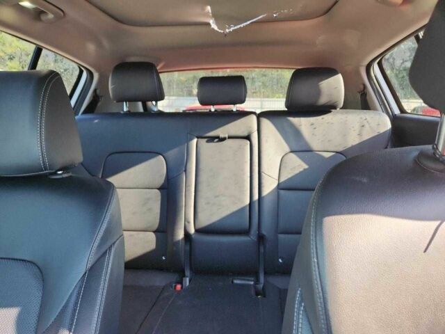 Білий Кіа Sportage, об'ємом двигуна 2.4 л та пробігом 50 тис. км за 4500 $, фото 10 на Automoto.ua