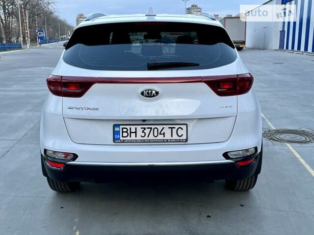 Белый Киа Sportage, объемом двигателя 1.59 л и пробегом 10 тыс. км за 19900 $, фото 9 на Automoto.ua