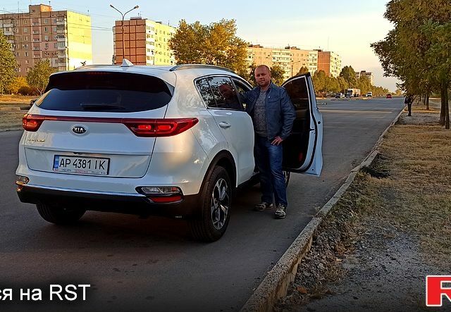 Киа Sportage 2021 в Запорожье на Automoto.ua Белый Киа Sportage, объемом двигателя 1.6 л и пробегом 300 тыс. км за 21500 $, фото 1 на Automoto.ua