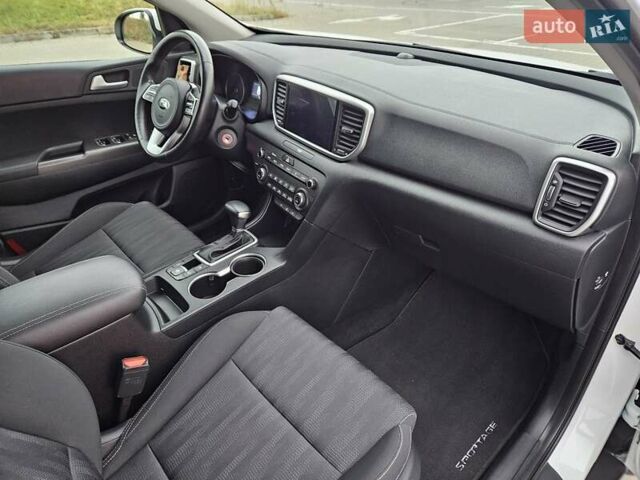 Киа Sportage 2021 в Киеве на Automoto.ua Белый Киа Sportage, объемом двигателя 1.59 л и пробегом 71 тыс. км за 19400 $, фото 15 на Automoto.ua