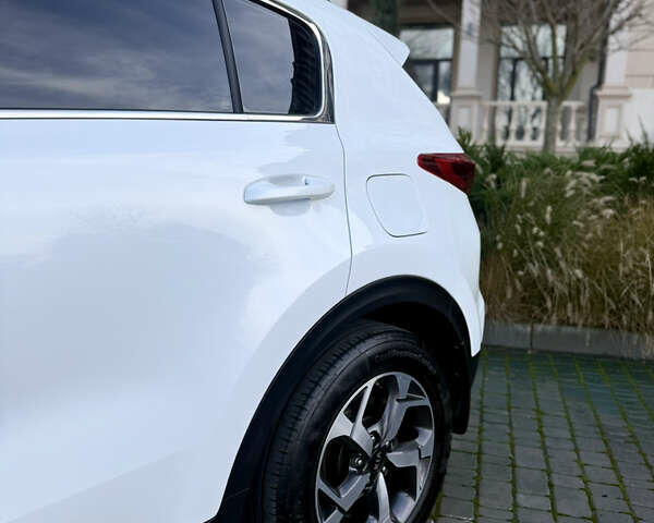 Белый Киа Sportage, объемом двигателя 1.6 л и пробегом 35 тыс. км за 20300 $, фото 11 на Automoto.ua
