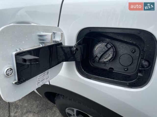 Білий Кіа Sportage, об'ємом двигуна 1.59 л та пробігом 115 тис. км за 16500 $, фото 33 на Automoto.ua