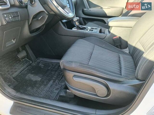 Білий Кіа Sportage, об'ємом двигуна 1.59 л та пробігом 115 тис. км за 16950 $, фото 14 на Automoto.ua