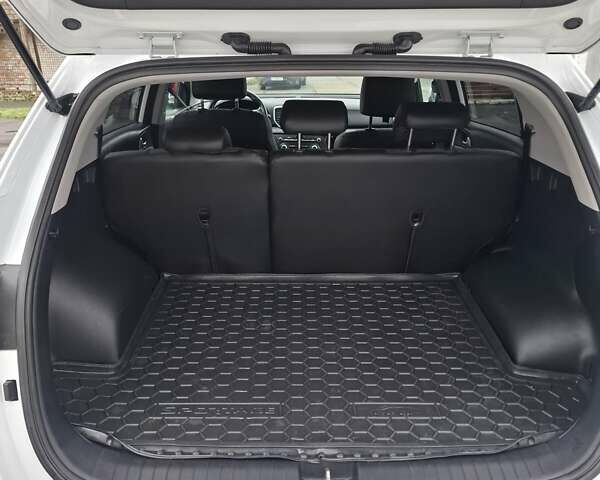 Белый Киа Sportage, объемом двигателя 1.59 л и пробегом 63 тыс. км за 19300 $, фото 4 на Automoto.ua