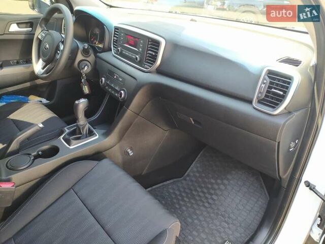 Белый Киа Sportage, объемом двигателя 1.59 л и пробегом 25 тыс. км за 21500 $, фото 19 на Automoto.ua
