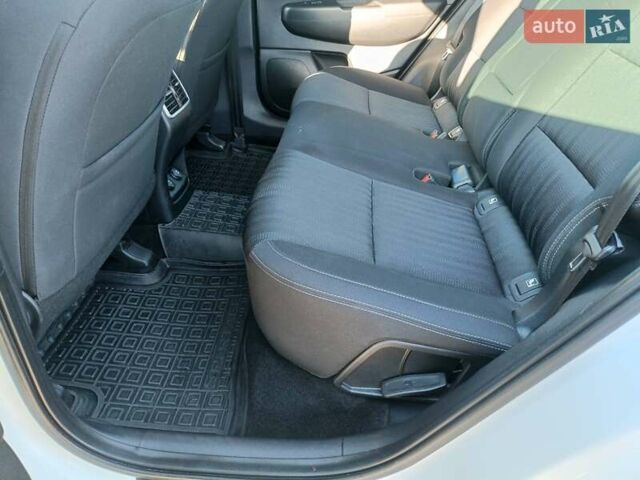 Білий Кіа Sportage, об'ємом двигуна 1.59 л та пробігом 115 тис. км за 16950 $, фото 16 на Automoto.ua