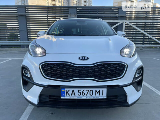 Білий Кіа Sportage, об'ємом двигуна 1.59 л та пробігом 30 тис. км за 21900 $, фото 2 на Automoto.ua