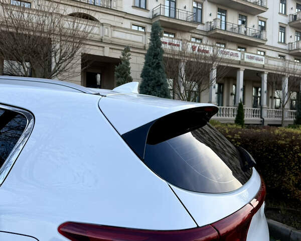 Белый Киа Sportage, объемом двигателя 1.6 л и пробегом 35 тыс. км за 20300 $, фото 14 на Automoto.ua