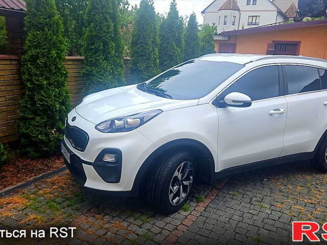 Белый Киа Sportage, объемом двигателя 1.6 л и пробегом 109 тыс. км за 20350 $, фото 1 на Automoto.ua